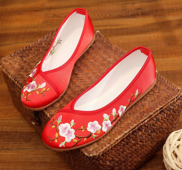 Embroidered Shoes for Chinese Wedding